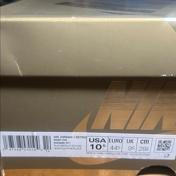 Nike Air Jordan 1 Retro High OG Black Metallic Gold Mens Sz10.5/10/9.5DZ5485-071 - Picture 4 of 4